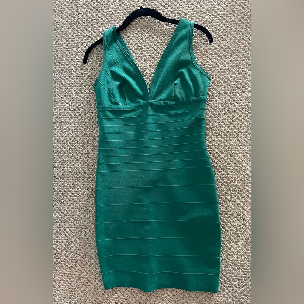 Emerald Green Bandage Plunge Front Midi Dress